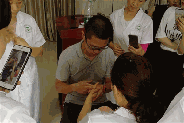 新中一小儿推拿加盟