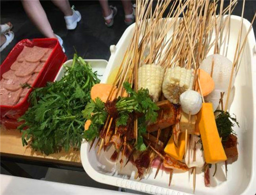 蓉语串串火锅