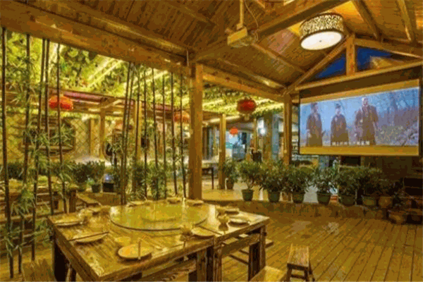 湖院餐厅