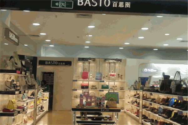 百思图鞋子