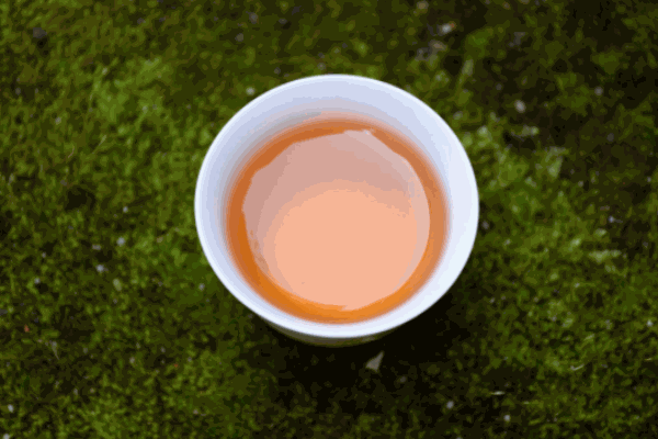 岩上茶叶