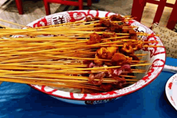 青红串说麻辣烫