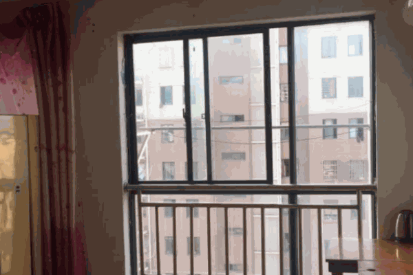 泰伯门窗