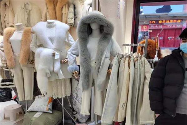 东丽服饰