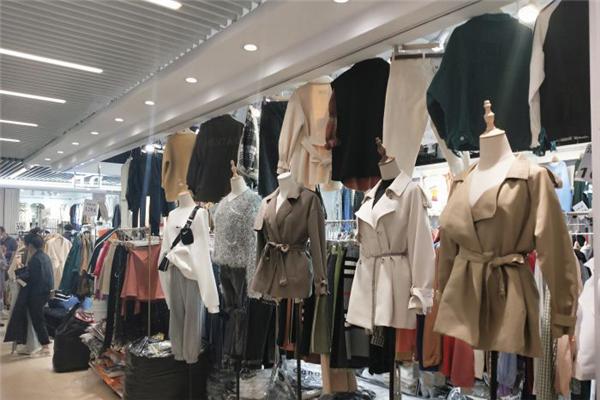 恒信服饰