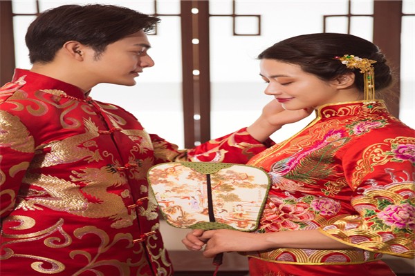 巴黎婚纱摄影加盟