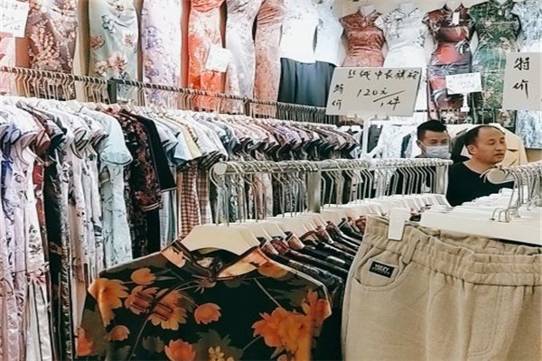 创盈服饰