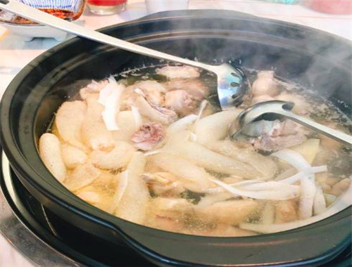 四季缤纷椰子鸡