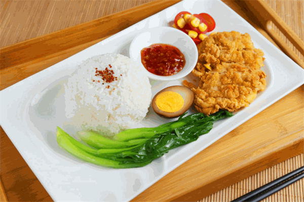 卧龙阁牛肉鸡排饭