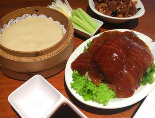 京尊烤鸭店
