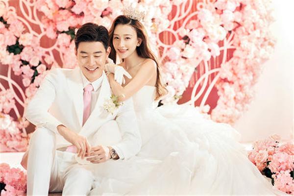 爱都婚纱摄影