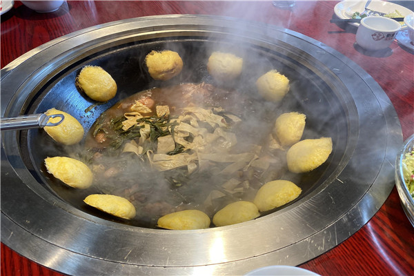 刘家大院铁锅炖
