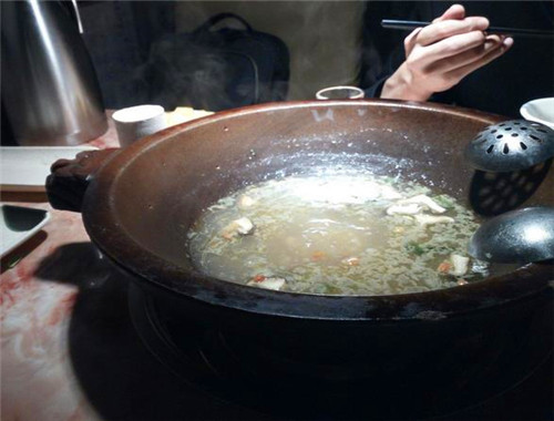 九寨沟石锅鱼