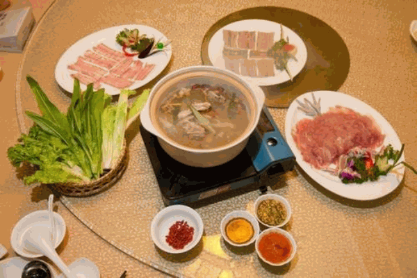 重庆巴江水