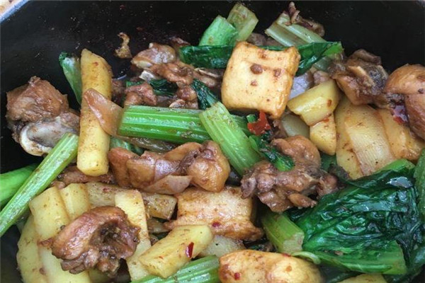黄鼠狼鸡公煲