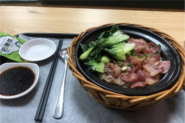 煲掌柜金牌煲仔饭