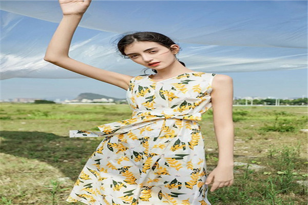 逗号女装