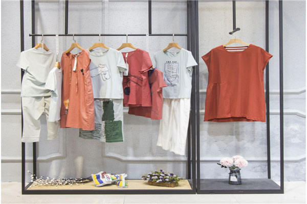 爱衣购服饰批发加盟