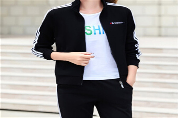 李小双运动服装