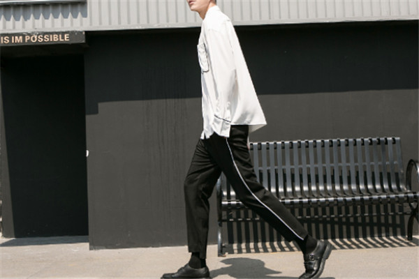 东方节奏男装