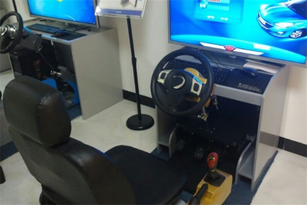 爱学车游戏用品加盟