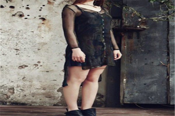 素型女装