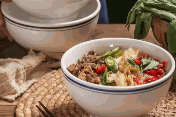 饱食盘盘麻辣烫