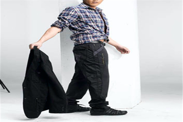 蒙狄丘男装