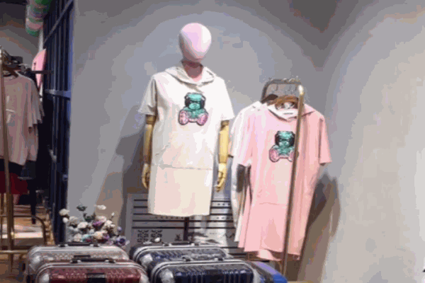 萨荻女装