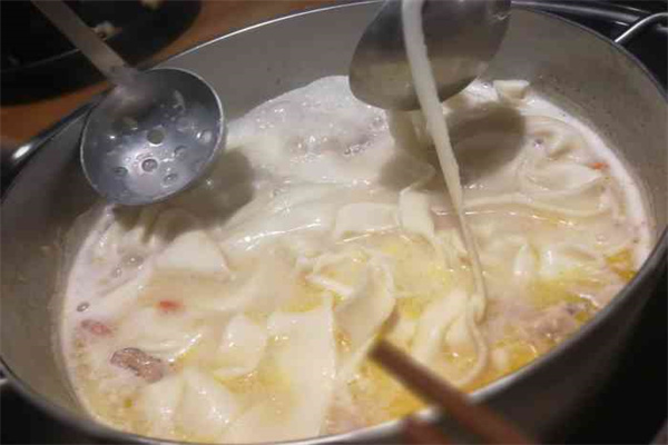 汤王猪肚鸡火锅