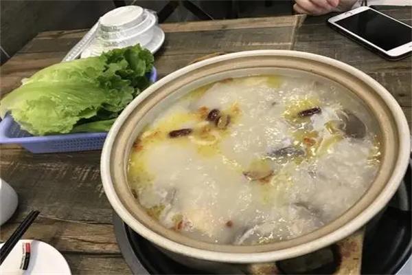 品记猪肚鸡椰子鸡