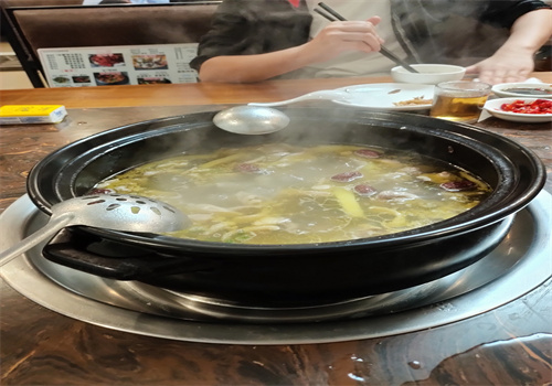 传统清远猪肚鸡