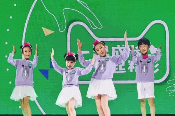 小熊舞蹈
