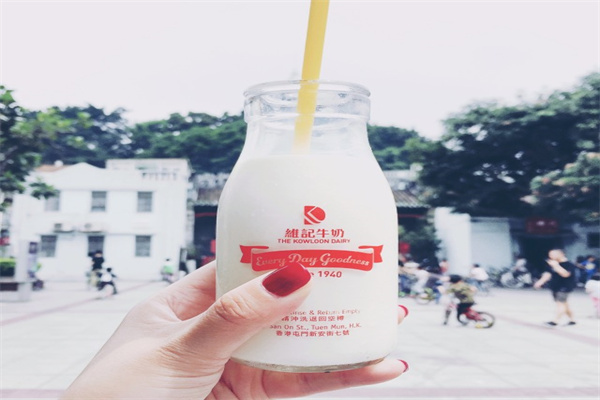 维记鲜牛奶