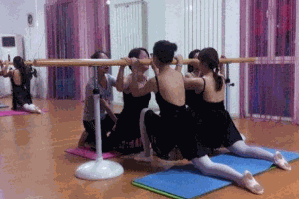心艺舞蹈