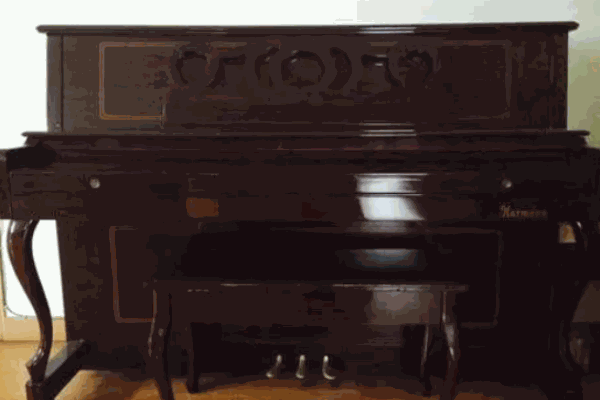 哈曼尼钢琴