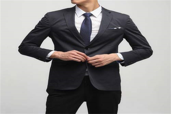 报喜鸟西服加盟