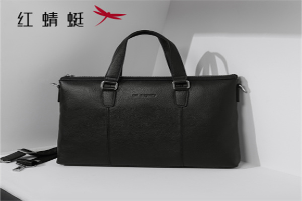 红蜻蜓皮具加盟