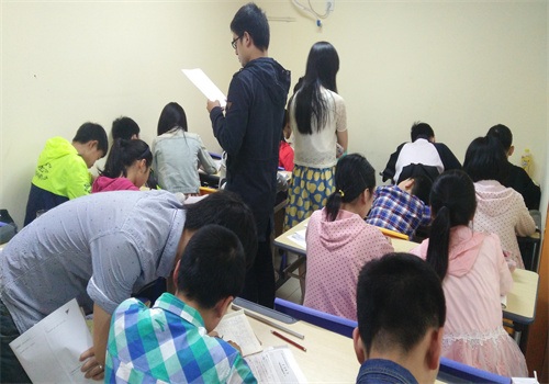 七彩云教育
