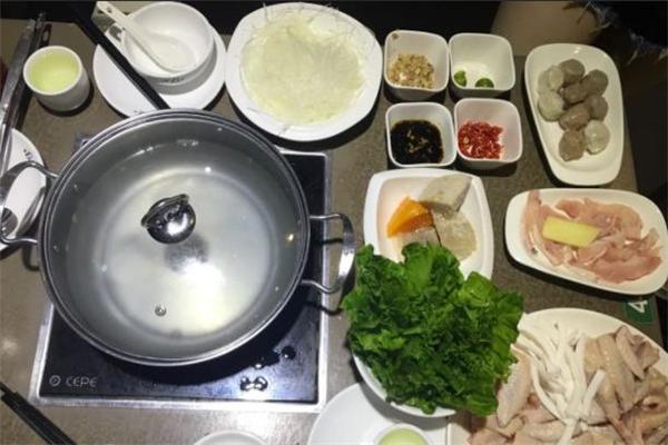 老东门椰子鸡加盟