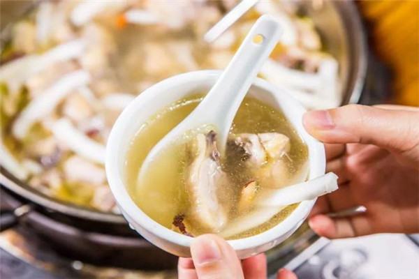 老东门椰子鸡加盟