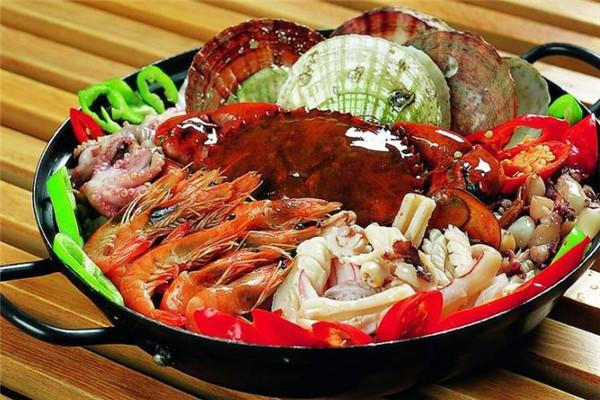 日月卜卜贝海鲜火锅
