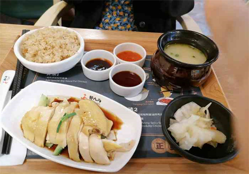 郭八两鸡肉饭店