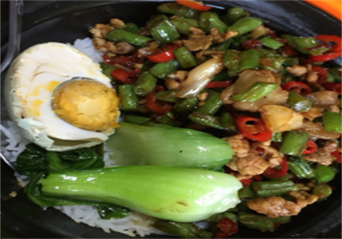 三心煲仔饭