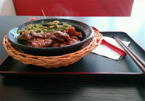 醉爱川菜煲仔饭