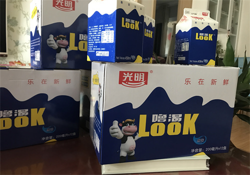 光明Look牛奶