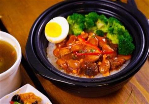铮铮日尚广式煲仔饭