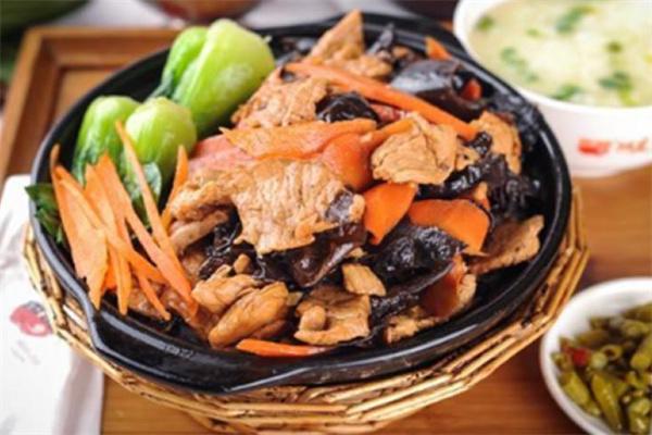 裕香煲仔饭加盟