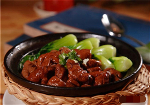 易家亲煲仔饭