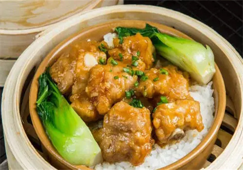 煲小福特色煲仔饭